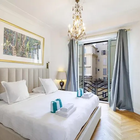 Apparemment Au Centre De Apartament Nicea