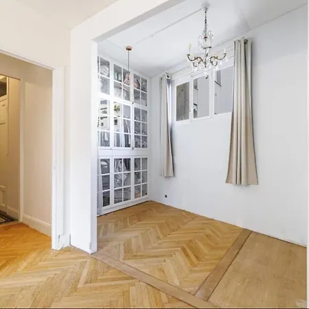 Apparemment Au Centre De Apartament Nicea