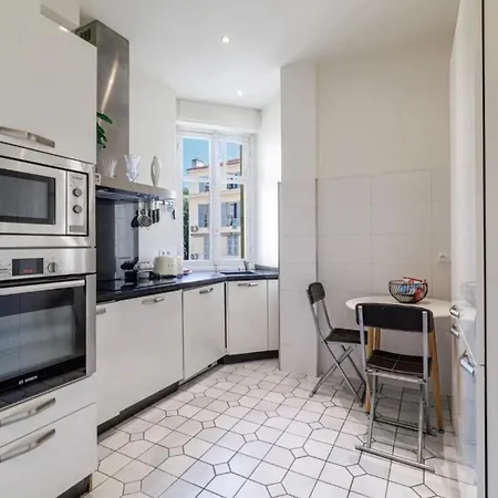 Apparemment Au Centre De Apartament Nicea